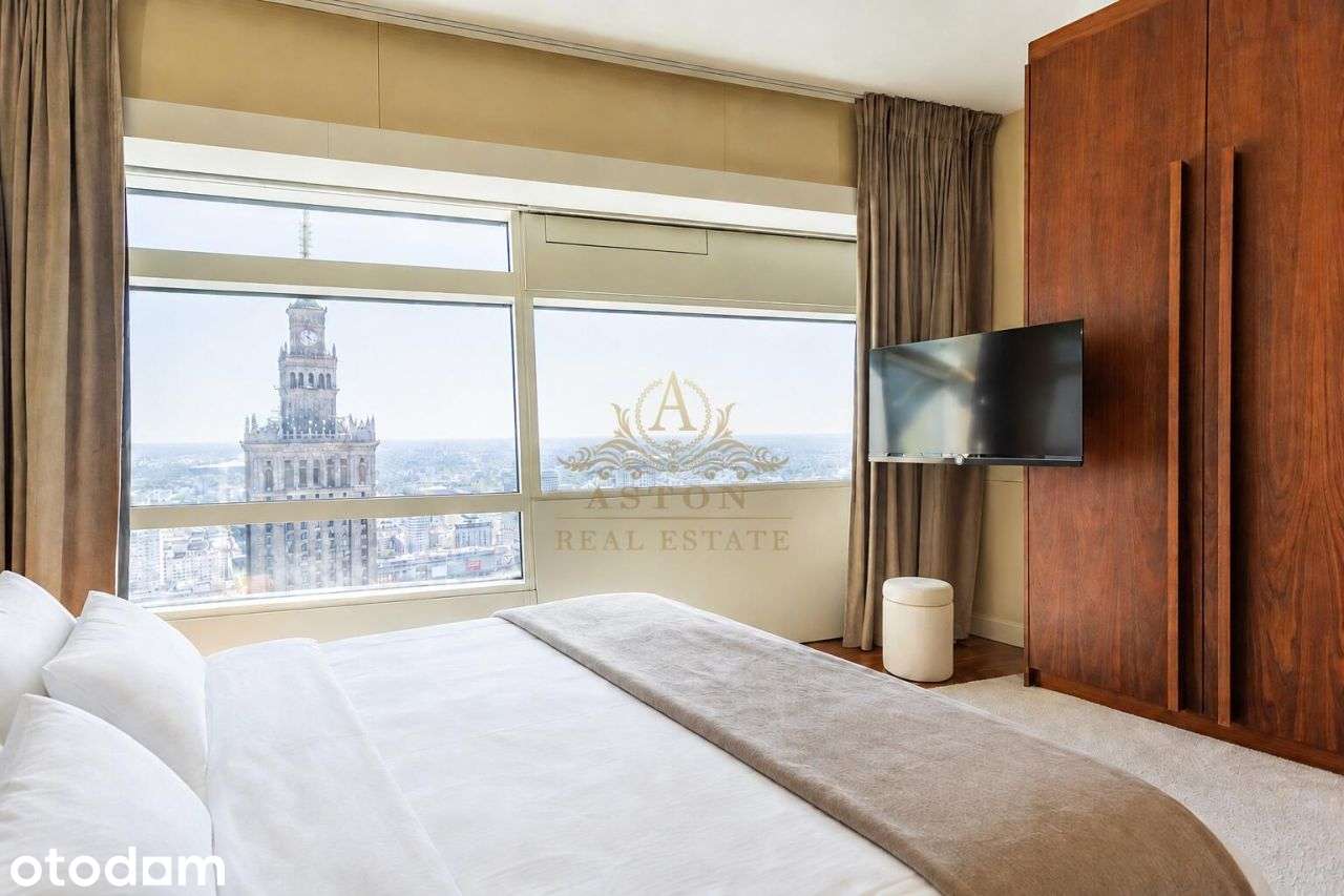 Exquisite apartment on Złota 44