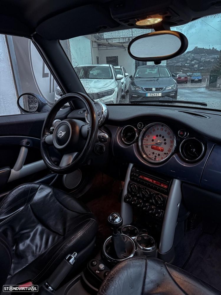 Mini Cabrio 2004 photo 5