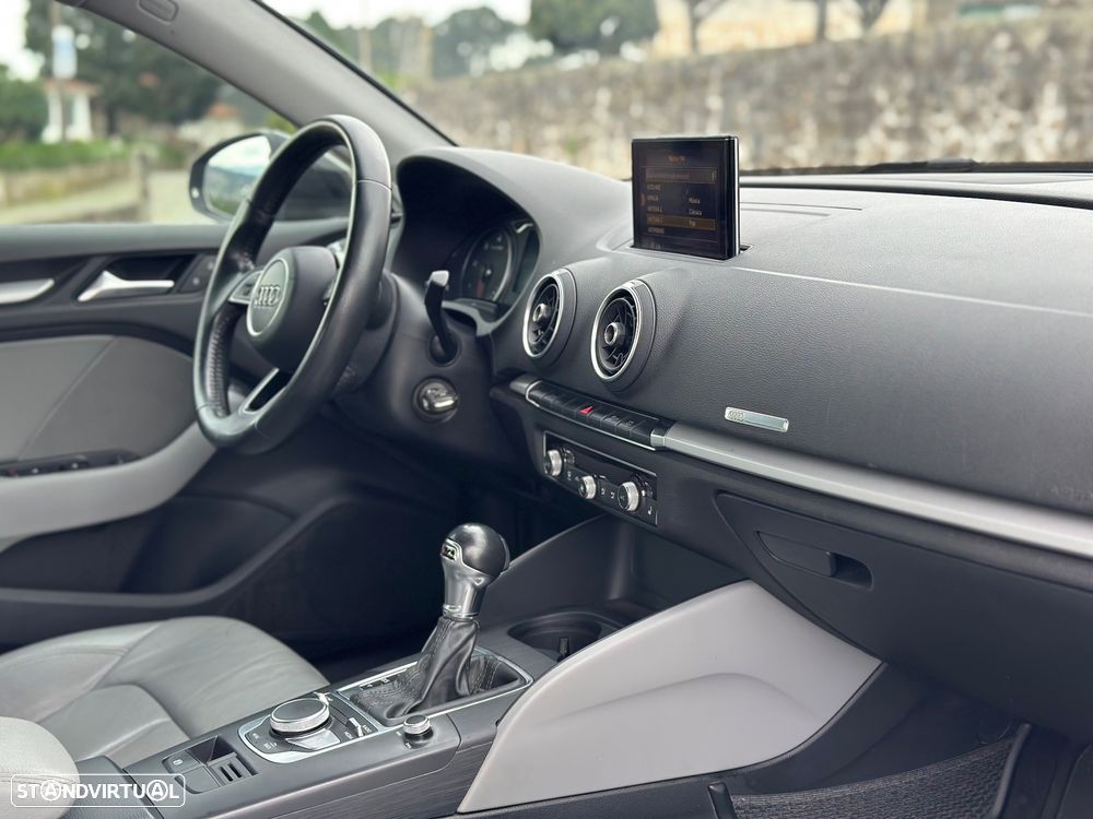 Audi A3 Sportback 1.6 TDI S tronic design - 42