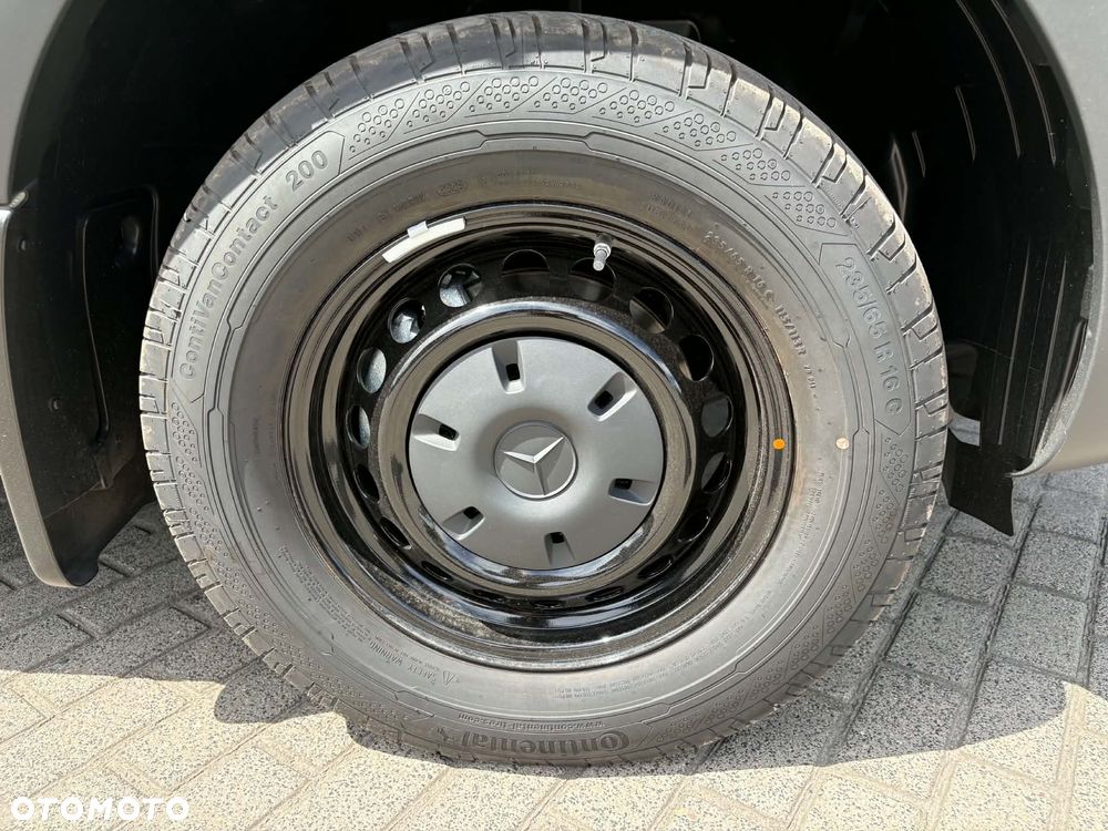 Mercedes-Benz Sprinter - 20