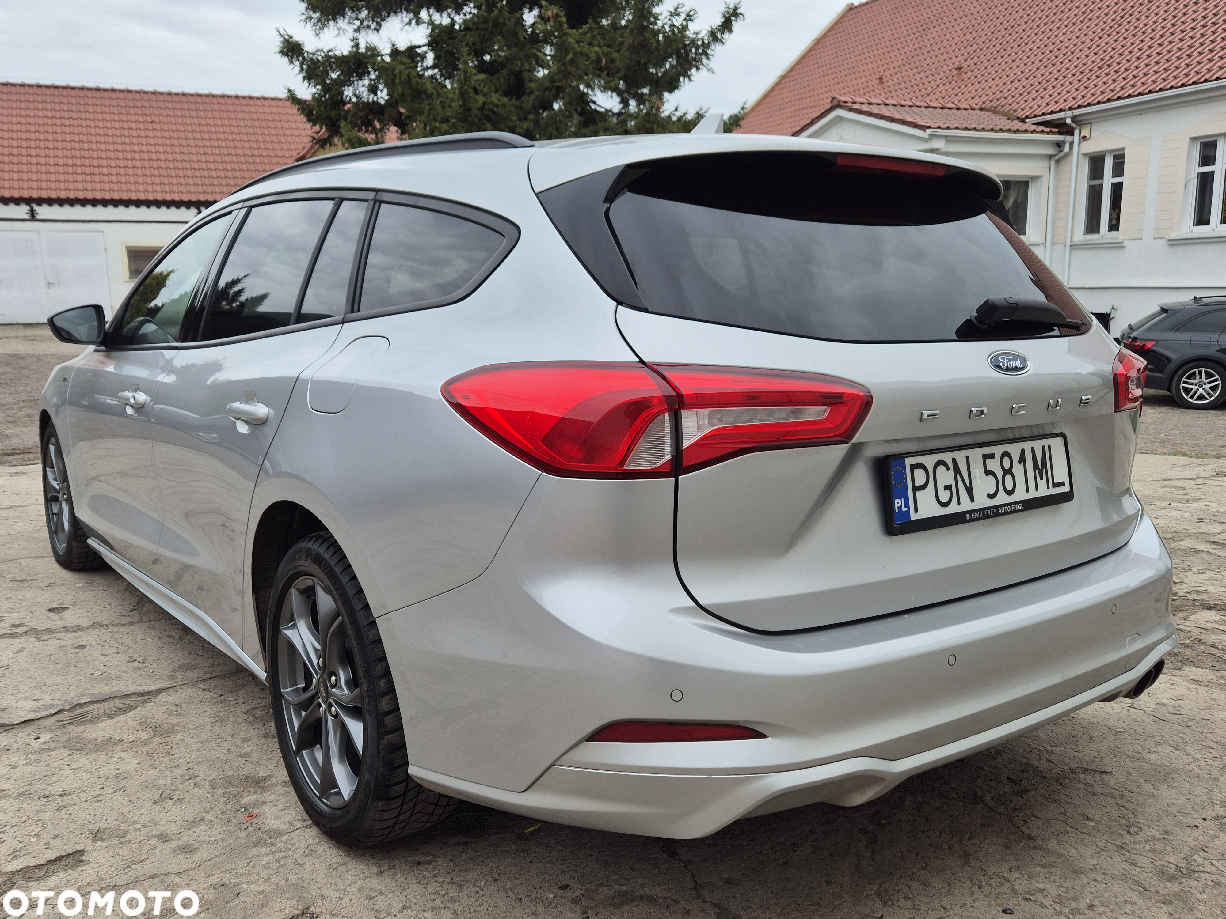Ford Focus Turnier 1.5 TDCi DPF Start-Stopp-System ST-Line - 19