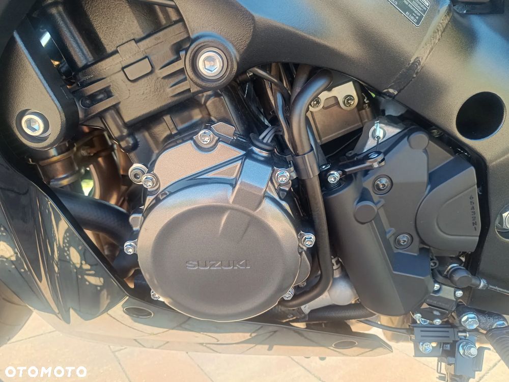 Suzuki GSX 1000 - 19