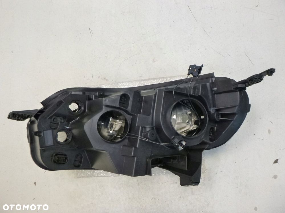 TOYOTA PROACE LAMPA PRZÓD PRAWA HALOGEN 10 PIN UK - 10