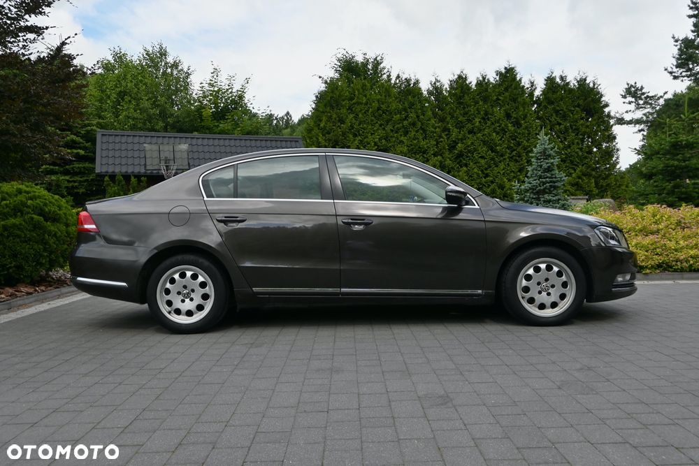 Volkswagen Passat 2.0 TDI Highline - 9