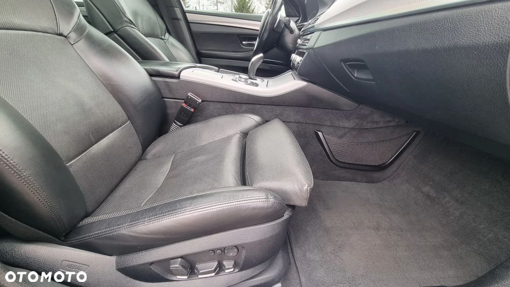 BMW Seria 5 M550d xDrive Touring Sport-Aut - 18