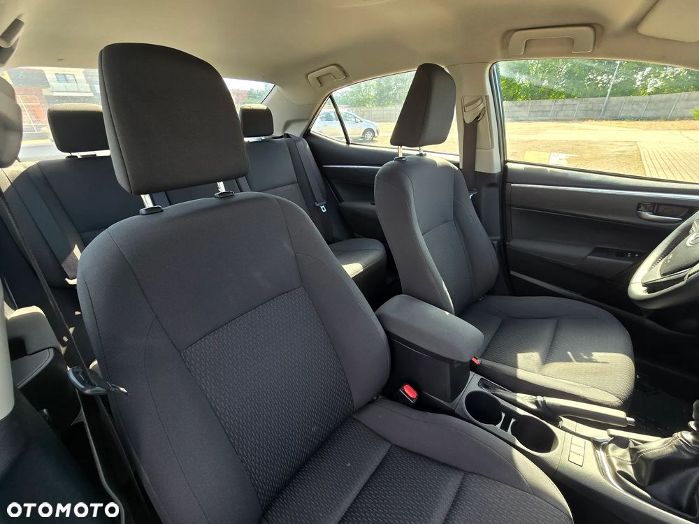 Toyota Corolla 1.6 Active EU6 - 16