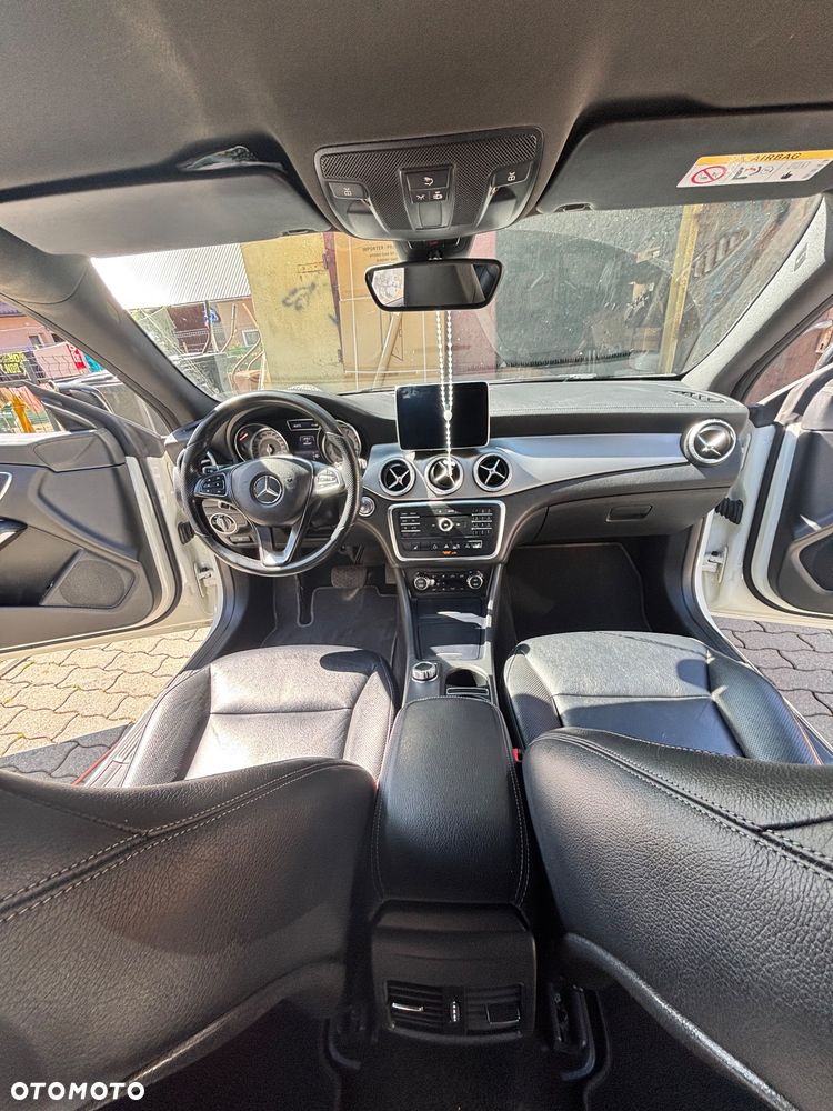 Mercedes-Benz CLA 200 7G-DCT - 13