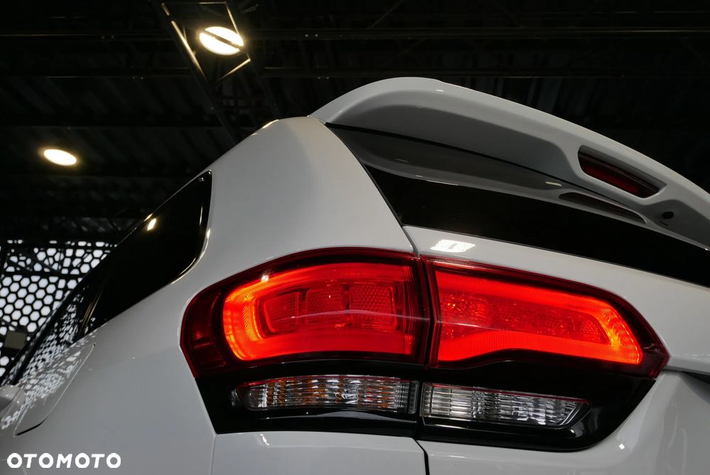 Jeep Grand Cherokee - 36