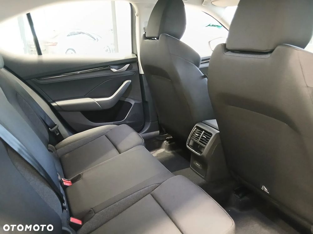 Skoda Octavia 1.5 TSI mHEV Drive Essence DSG - 11