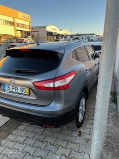 Nissan Qashqai 1.6 dCi Tekna Premium S Alcantara Xtronic - 3