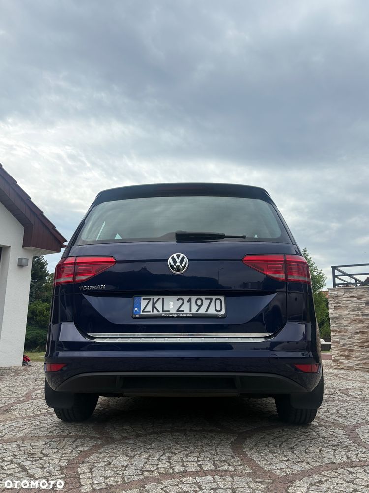 Volkswagen Touran 1.5 TSI EVO Active - 9