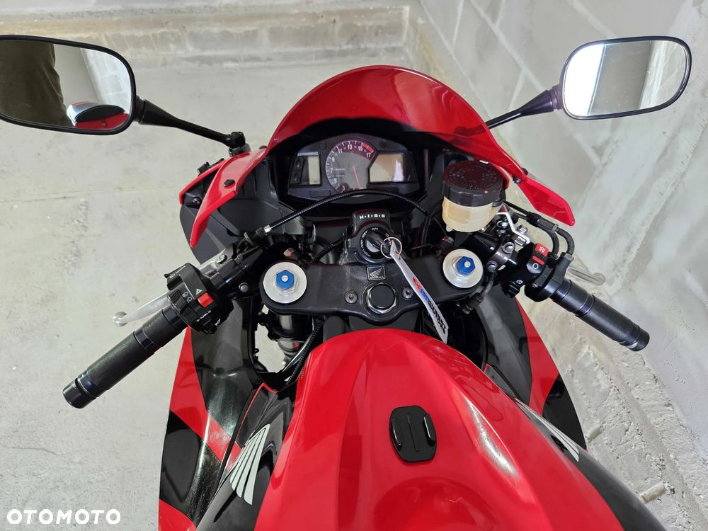 Honda CBR - 35