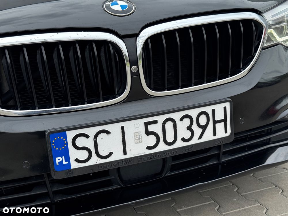 BMW Seria 5 520d Sport Line - 31