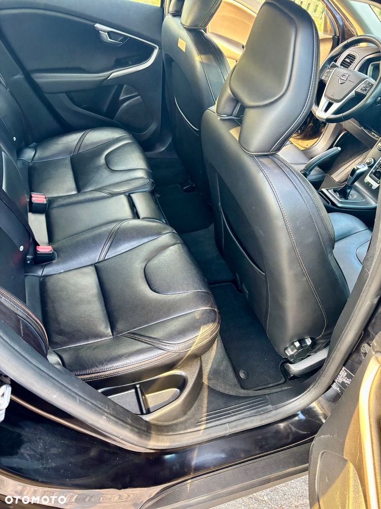 Volvo V40 Cross Country D2 Momentum - 13