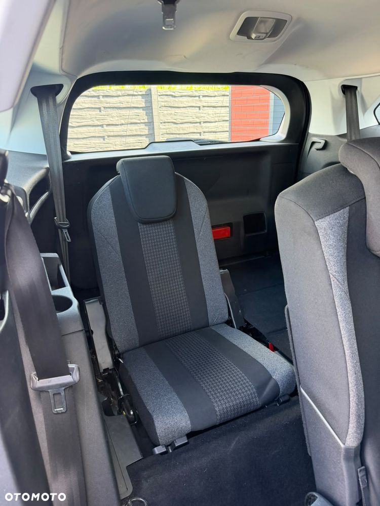 Peugeot 5008 - 13