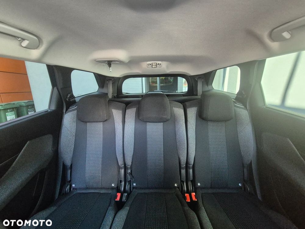 Peugeot 5008 1.5 BlueHDi Active S&S EAT8 - 21