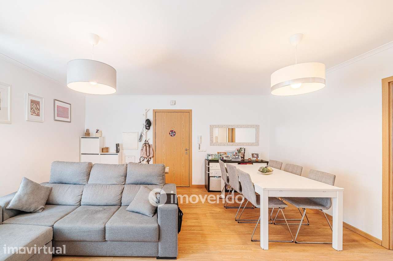 Apartamento T3, com estacionamento e terraço, em Loures - Grande imagem: 4/51
