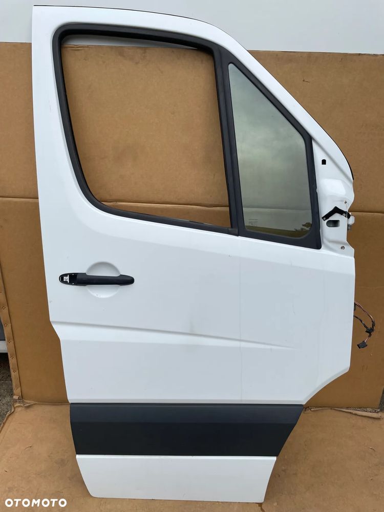MERCEDES SPRINTER W906 906 DRZWI PRZEDNIE PRAWE BIAŁE ORYGINALLNE - 1