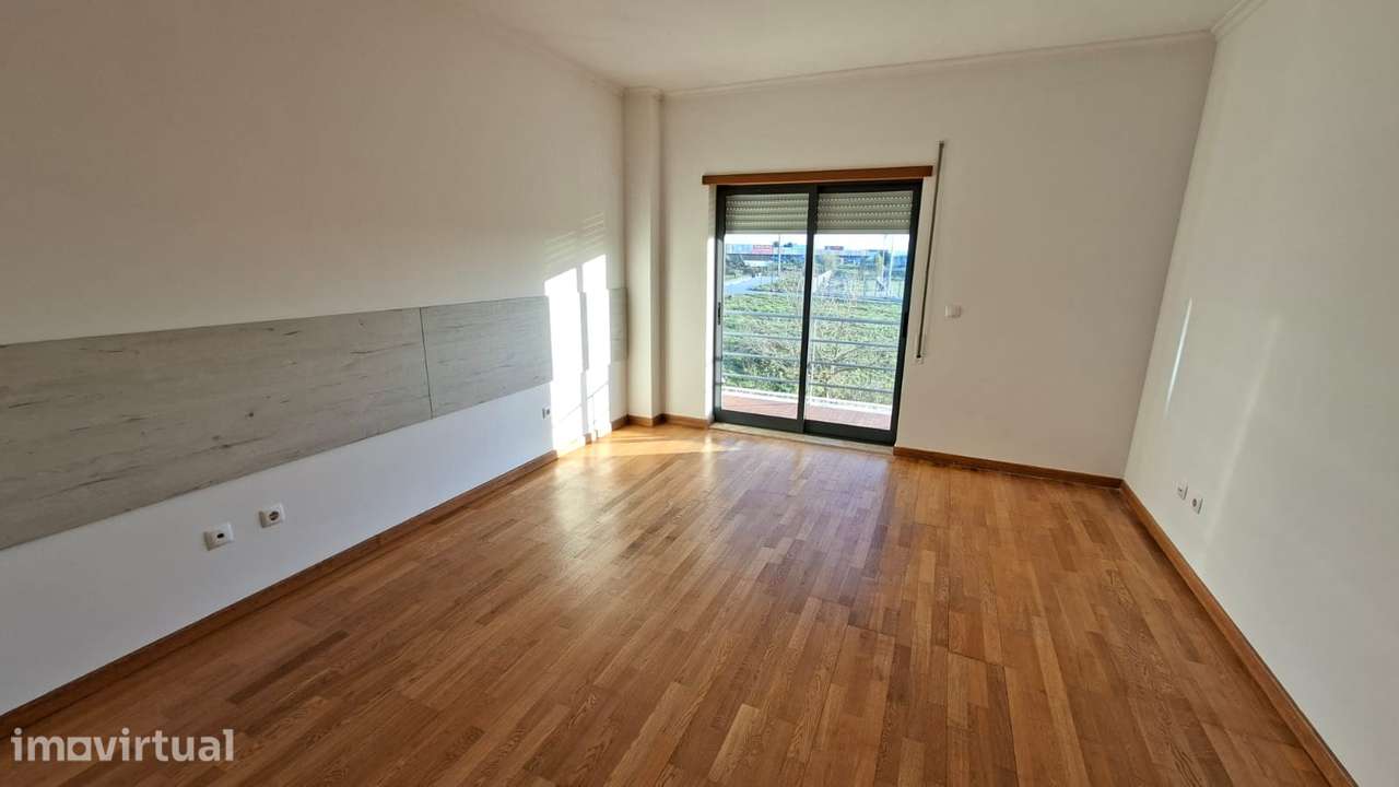 Apartamento T3 com 155m2, arrecadação e lugar  estacionamento Montijo. - Grande imagem: 4/19
