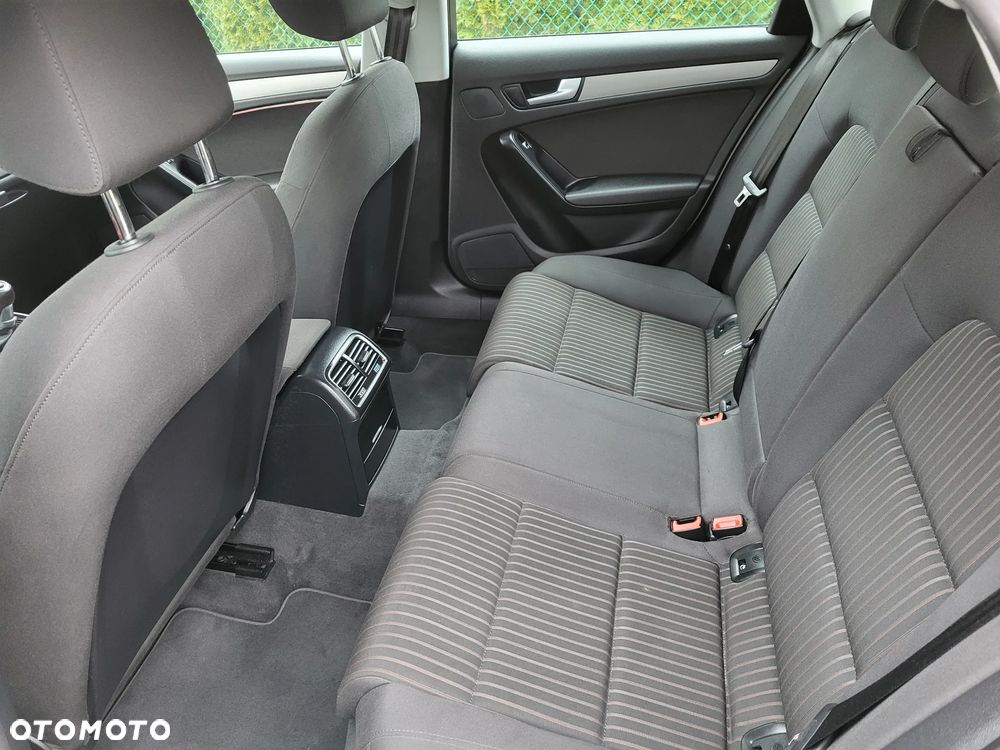 Audi A4 Limousine 1.8 TFSI Attraction - 23