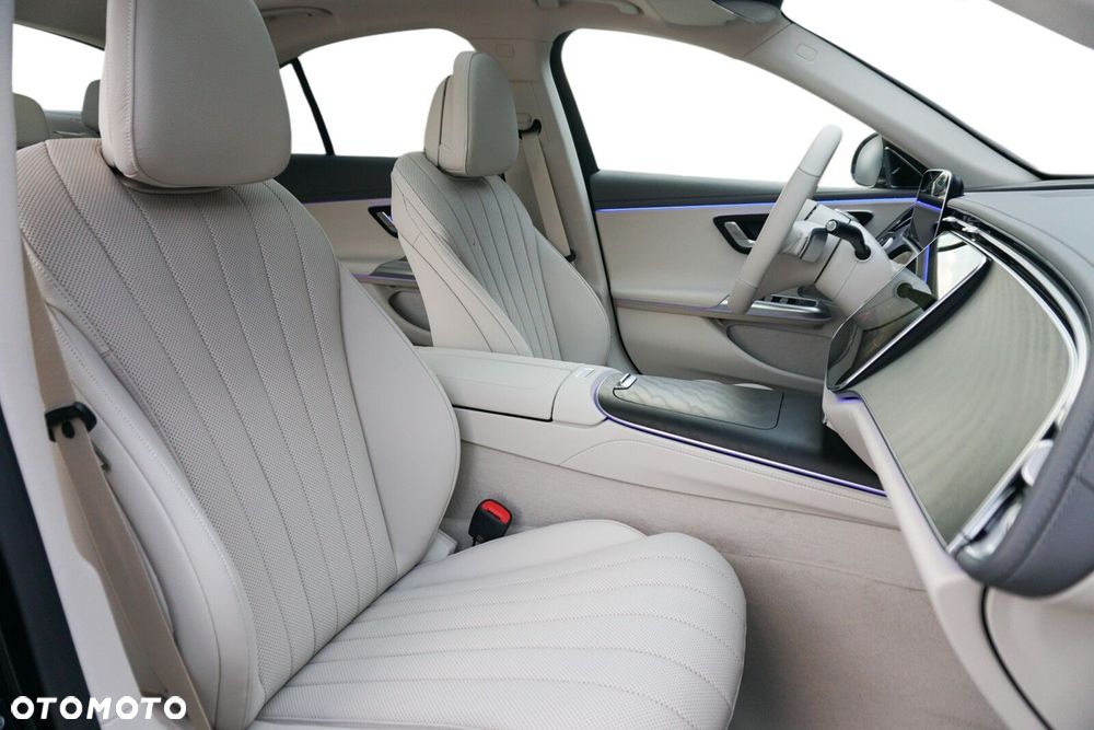 Mercedes-Benz Klasa E 220 d mHEV 4-Matic Exclusive 9G-Tronic - 16