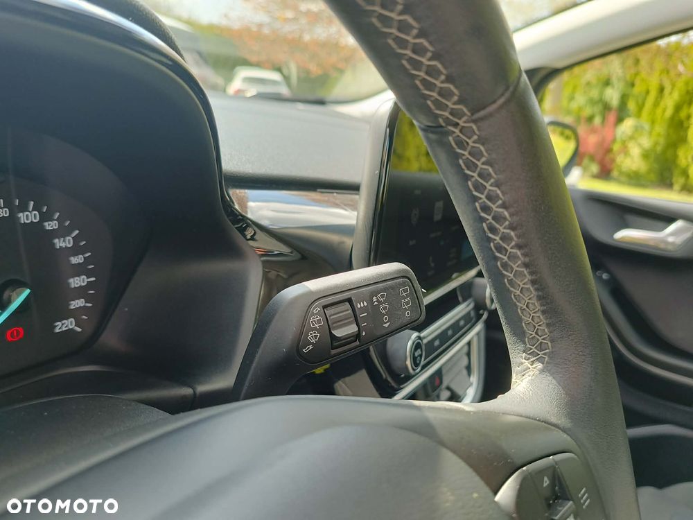 Ford Fiesta 1.1 S&S TITANIUM - 28