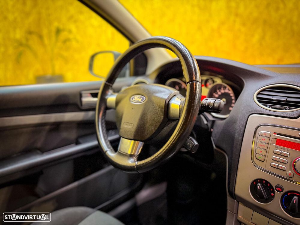 Ford Focus SW 1.6 TDCi Ghia - 16