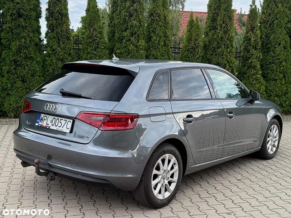 Audi A3 Sportback 1.6 TDI design - 11