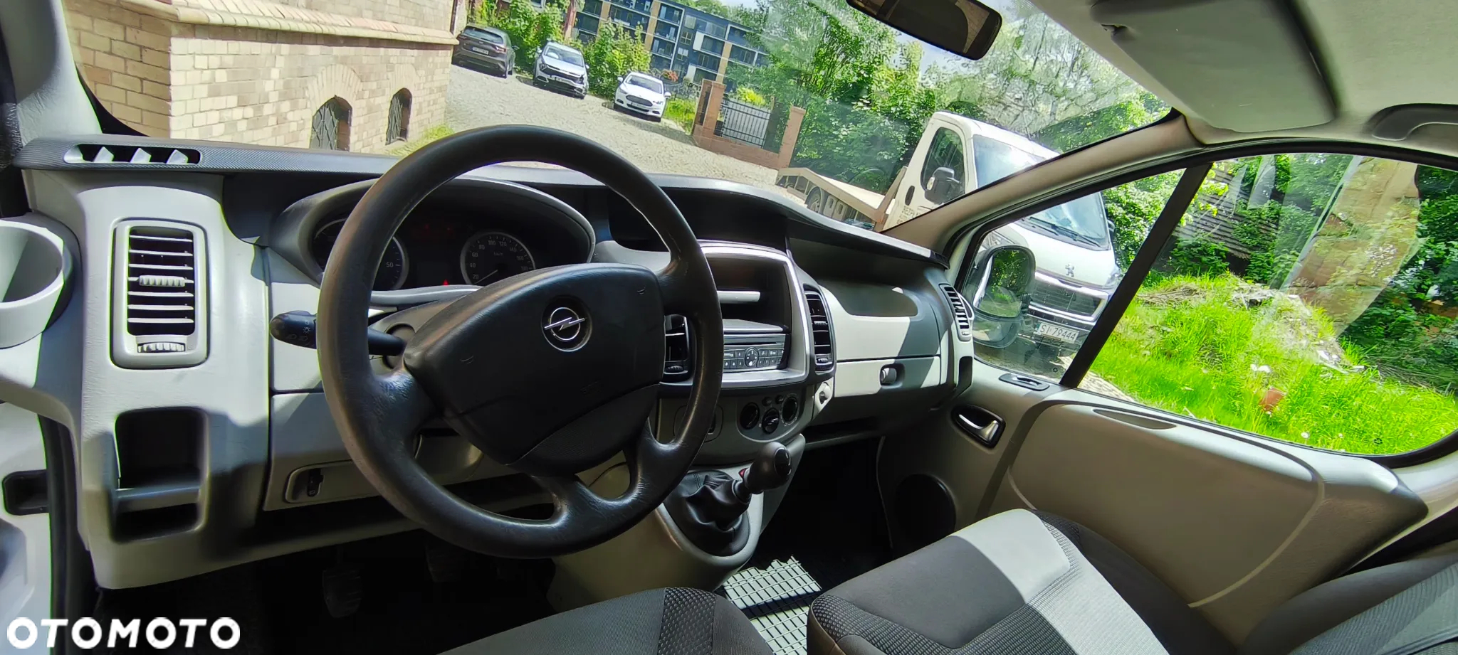 Opel Vivaro - 11