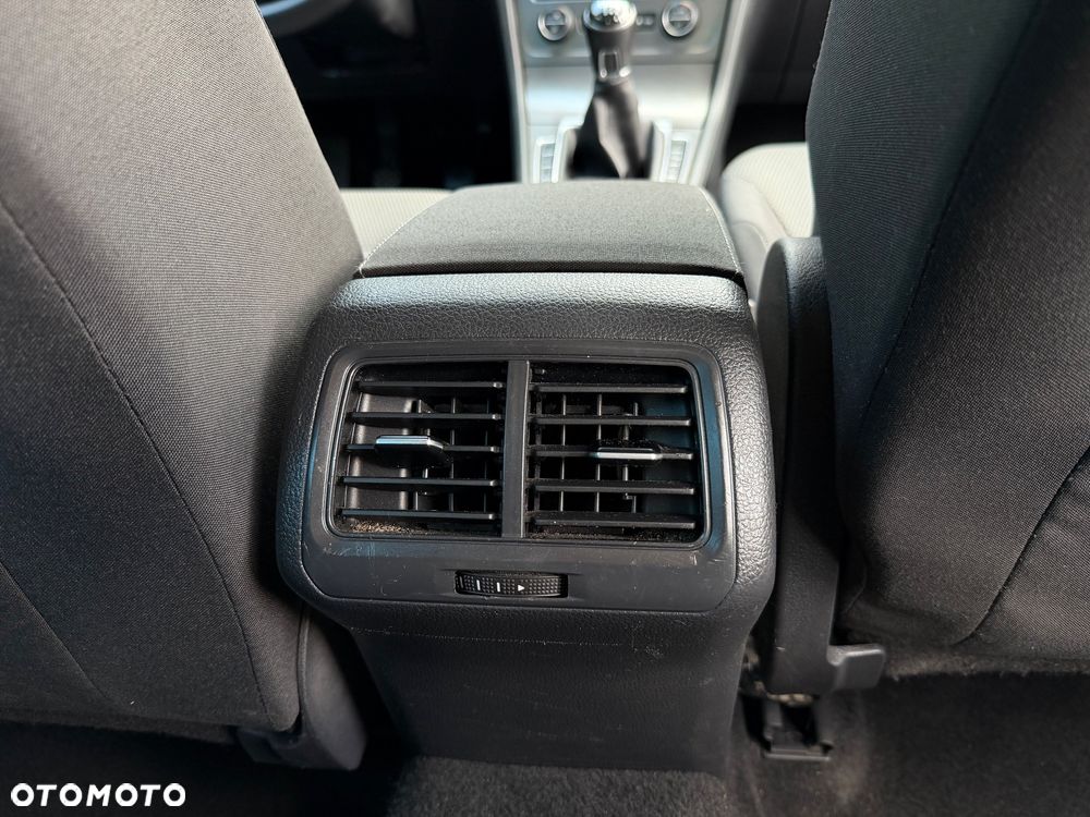 Volkswagen Golf - 27