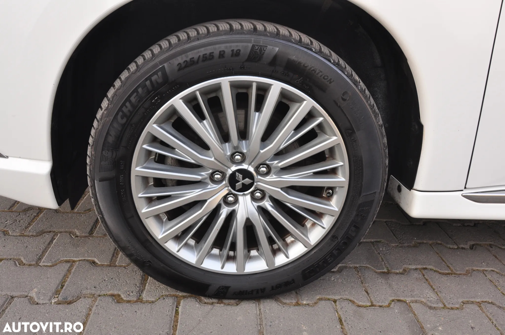 Mitsubishi Outlander 2.4 4WD Plug-In Hybrid - 12