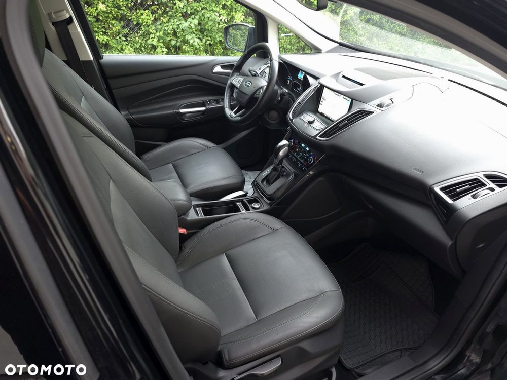 Ford Grand C-MAX - 11