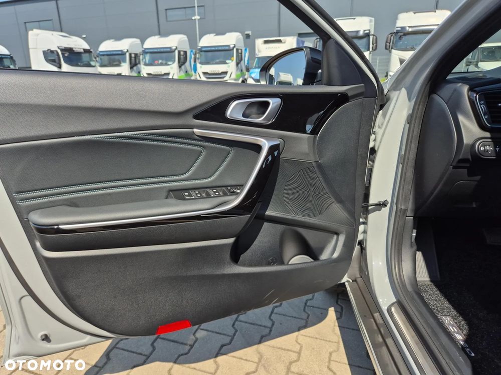 Kia XCeed 1.6 T-GDI Tribute DCT - 11