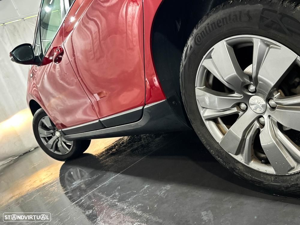 Peugeot 2008 1.2 PureTech Allure - 44