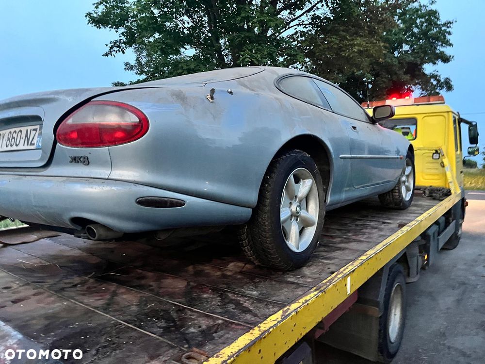 Jaguar XK8 - 21