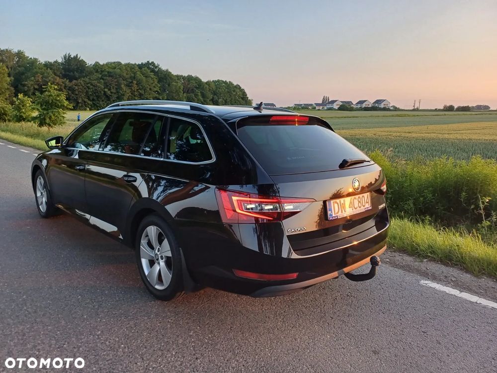 Skoda Superb 2.0 TDI Ambition - 4