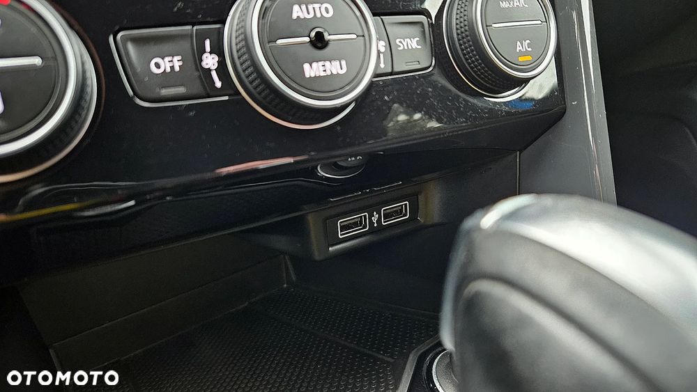 Volkswagen T-Roc 1.5 TSI R-Line Plus DSG - 36