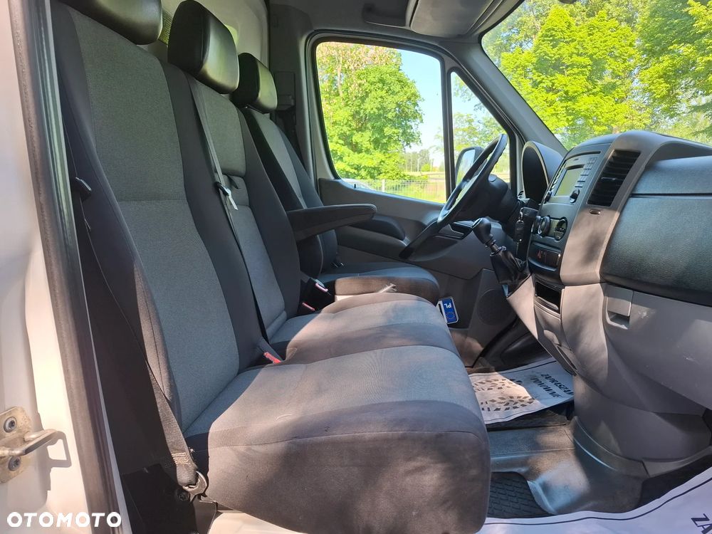 Volkswagen CRAFTER* KONTENER* WINDA 750 kg* UDT * KLIMATYZACJA * F-Vat 23% - 16