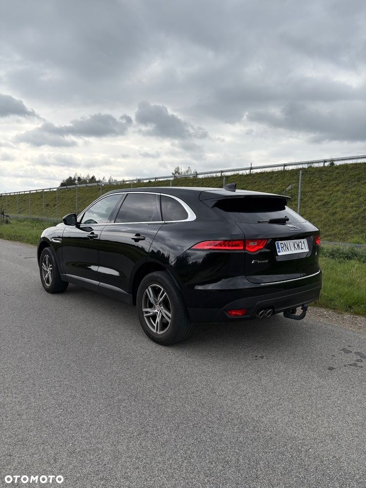 Jaguar F-Pace - 11