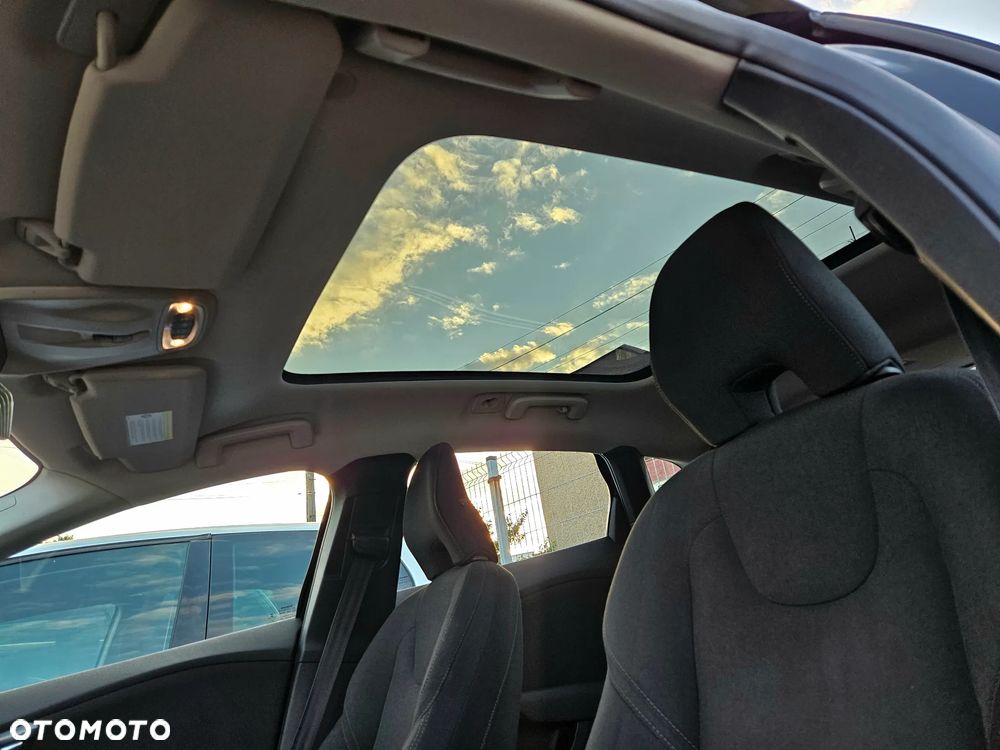 Volvo V40 D2 You - 10