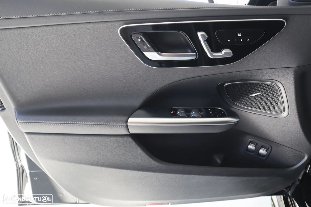 Mercedes-Benz C 300 e AMG Line - 17