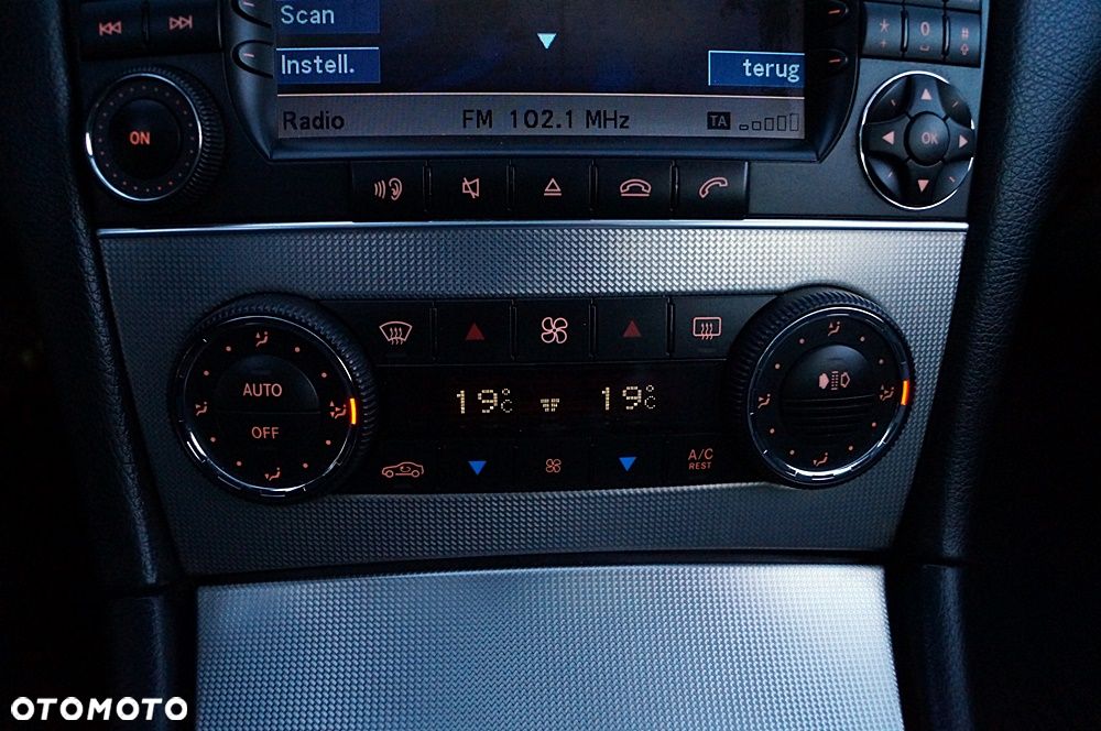 Mercedes-Benz CLK 220 CDI Automatik Avantgarde - 30