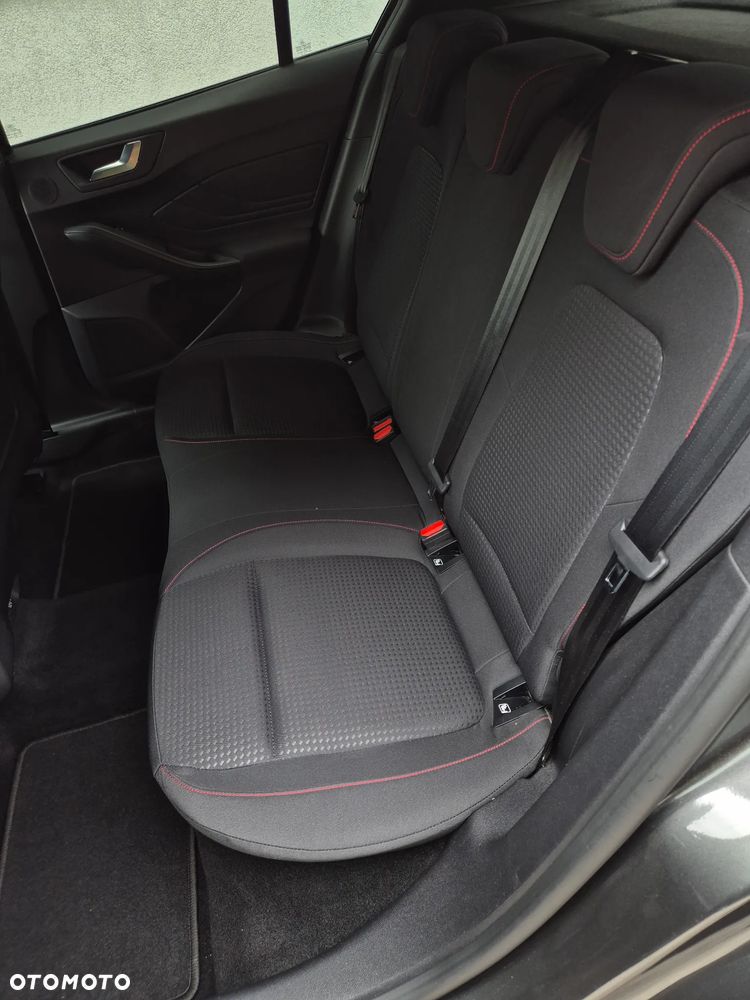 Ford Focus 1.5 EcoBoost ST-Line - 13
