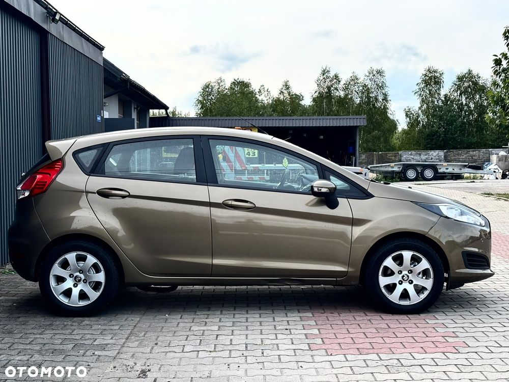 Ford Fiesta 1.25 Ghia - 11