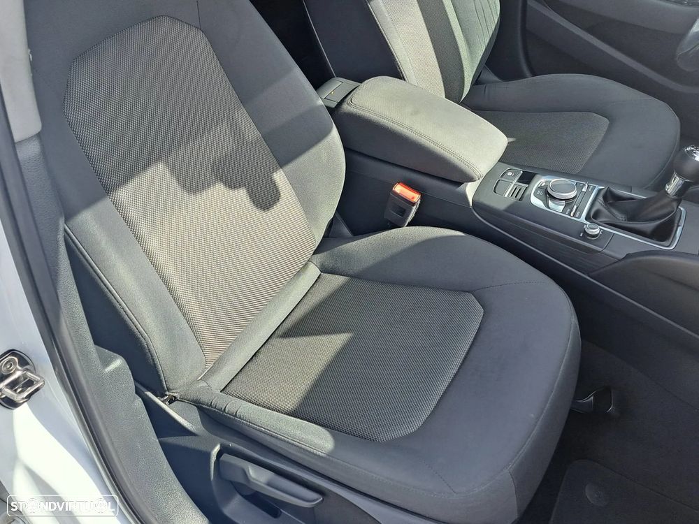 Audi A3 Sportback 1.6 TDI S-line - 24