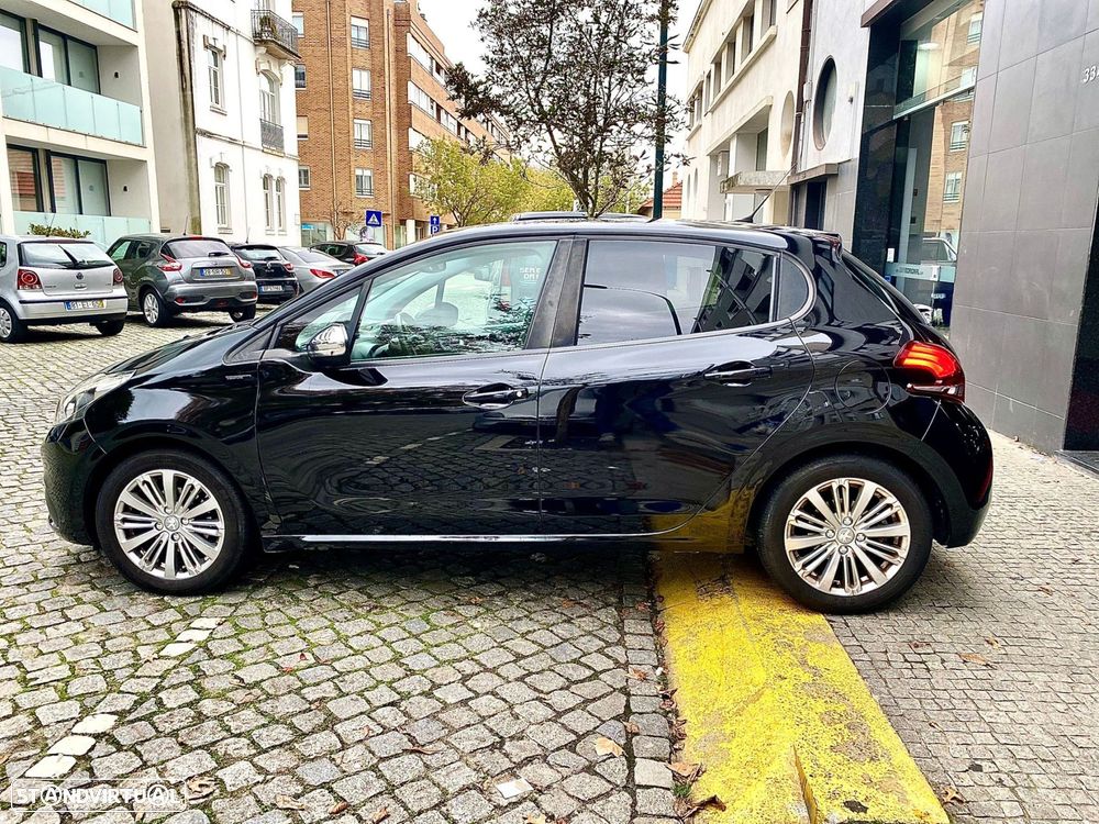 Peugeot 208 1.6 BlueHDi Style - 4