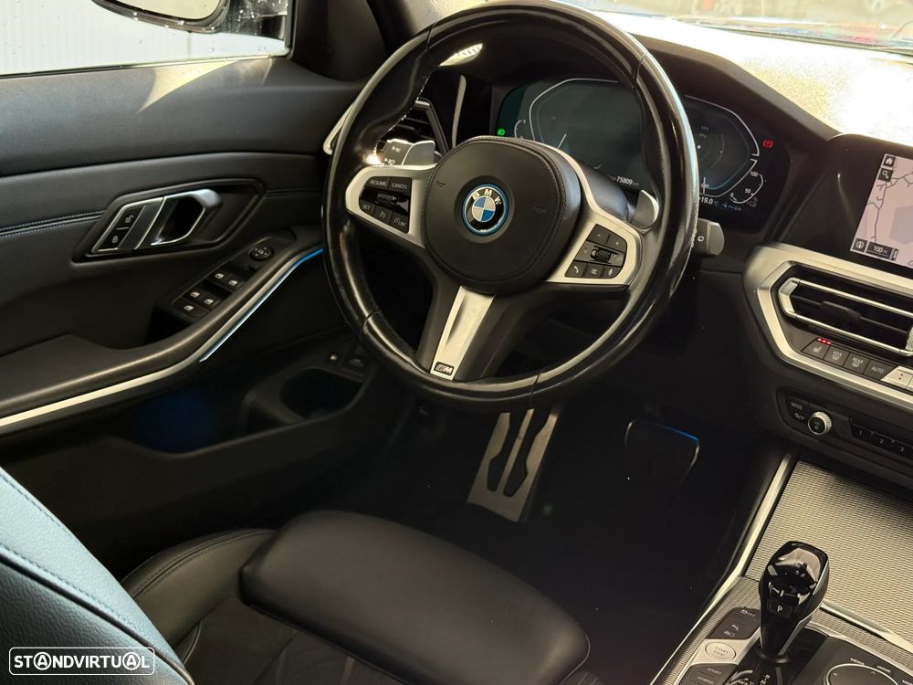 BMW 320 e Pack Desportivo M Auto - 46