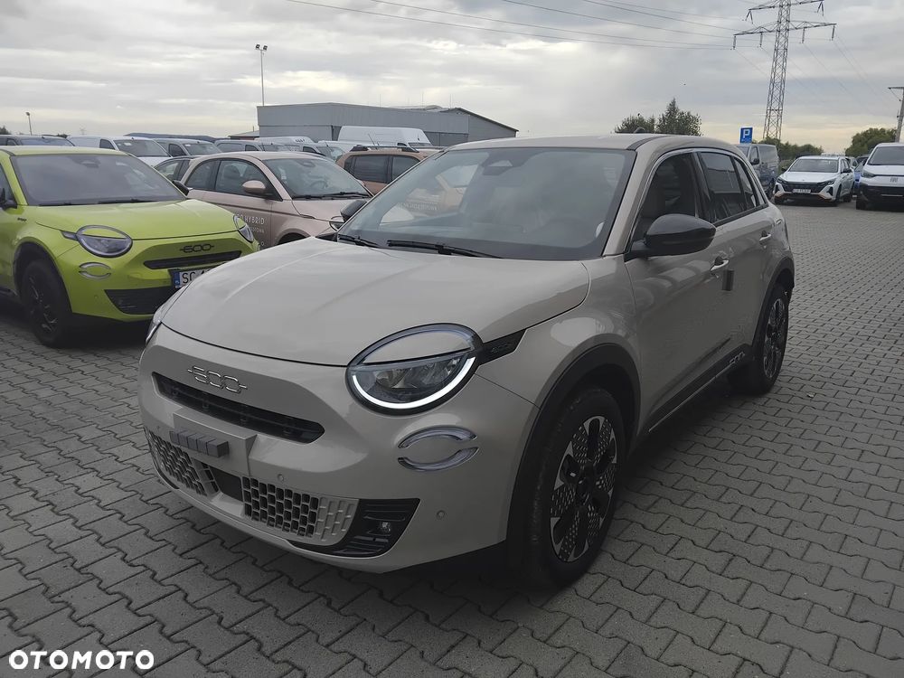 Fiat 600 1.2 Turbo La Prima eDCT - 2