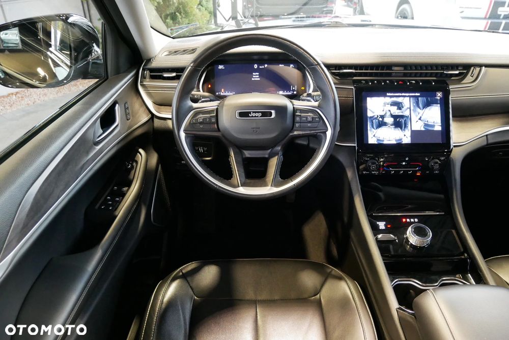 Jeep Grand Cherokee - 14