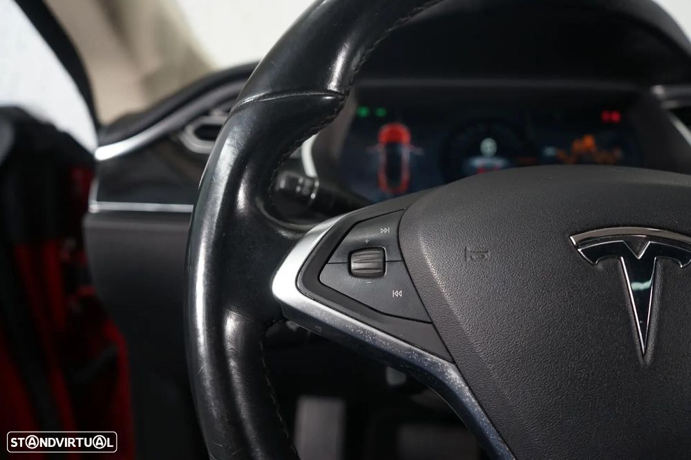 Tesla Model S 85 - 23